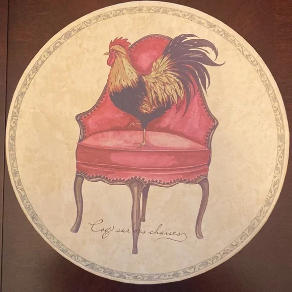 Rooster Hat Box 5” high X 12” across. Like new! - Picture 2 of 8